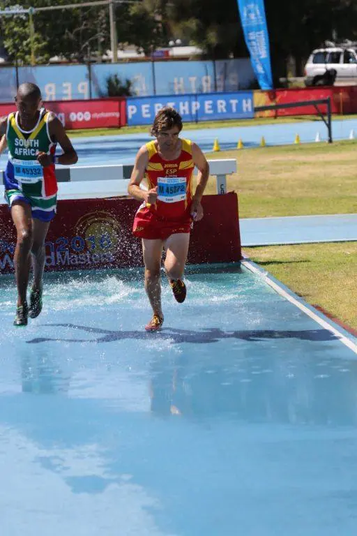 Albert C., campeón del mundo en 3000 obstáculos.